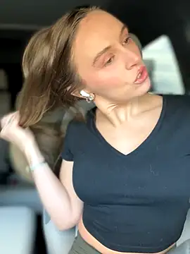 lunagirl13 online show from September 26, 2025, 4:58 pm