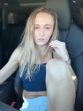lunagirl13 online show from June 16, 2026, 12:21 am