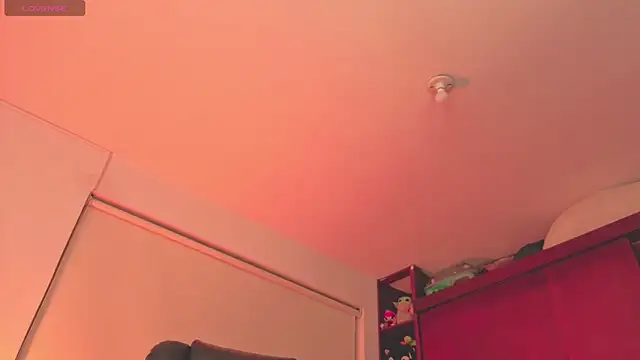 Laurent-Glass online show from November 21, 2025, 4:55 am