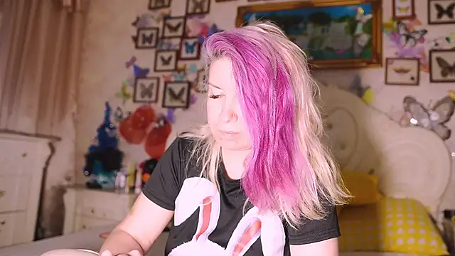 DirtySlut online show from May 17, 2026, 1:55 pm