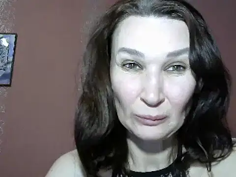 PrettyAndWild online show from January 6, 2025, 5:27 pm