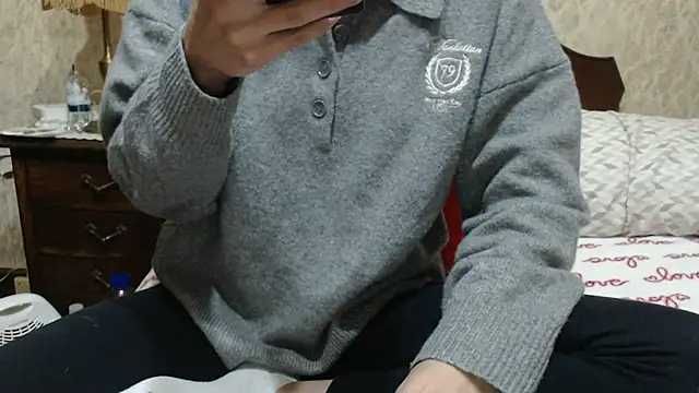 Snapshot of fabiolagg chatting on April 15, 2026, 6:19 am fabiolagg online show from April 15, 2026, 6:19 am