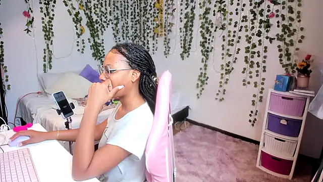 Snapshot of violeta_milleer chatting on March 19, 2026, 6:08 pm violeta milleer online show from March 19, 2026, 6:08 pm