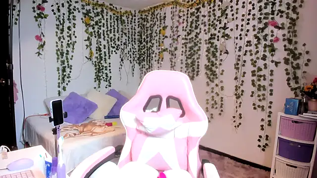 Snapshot of violeta_milleer chatting on March 15, 2026, 6:26 pm violeta milleer online show from March 15, 2026, 6:26 pm