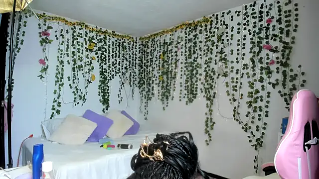 Snapshot of violeta_milleer chatting on March 10, 2026, 5:50 pm violeta milleer online show from March 10, 2026, 5:50 pm