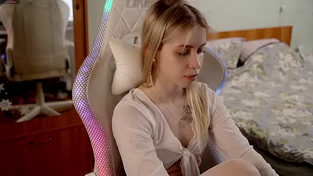 ho1yho1e online show from February 19, 2026, 6:16 pm