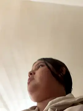 Lia sexx online show from November 27, 2025, 7:03 pm