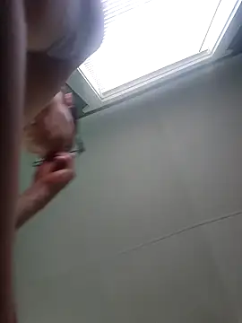 Snapshot of Loosegoose90 chatting on February 28, 2026, 6:18 pm Loosegoose90 online show from February 28, 2026, 6:18 pm