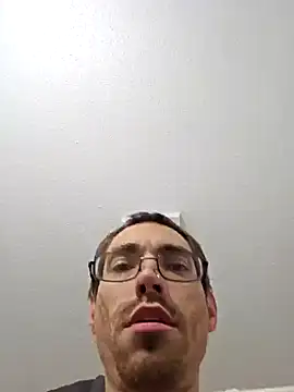 Snapshot of Loosegoose90 chatting on December 25, 2024, 1:10 am Loosegoose90 online show from December 25, 2024, 1:10 am