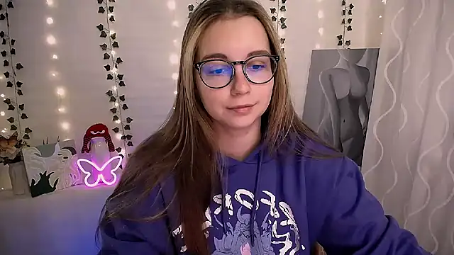 SweetPrincess  online show from October 15, 2025, 5:28 am