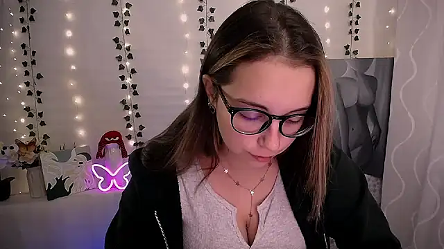 SweetPrincess  online show from October 6, 2025, 5:41 am