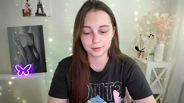 SweetPrincess  online show from May 6, 2026, 5:33 am