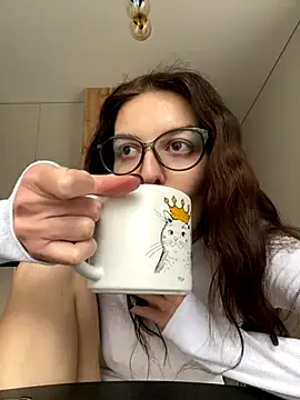 little belucci online show from October 11, 2025, 1:23 pm