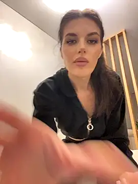 little belucci online show from November 23, 2025, 4:28 pm