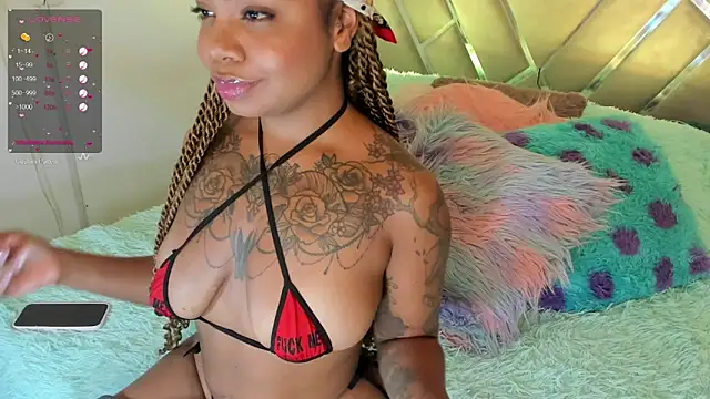 Snapshot of tarawilsonn chatting on February 7, 2025, 12:31 am tarawilsonn online show from February 7, 2025, 12:31 am