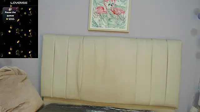 Snapshot of amy_le01 chatting on December 3, 2025, 1:43 pm amy le01 online show from December 3, 2025, 1:43 pm