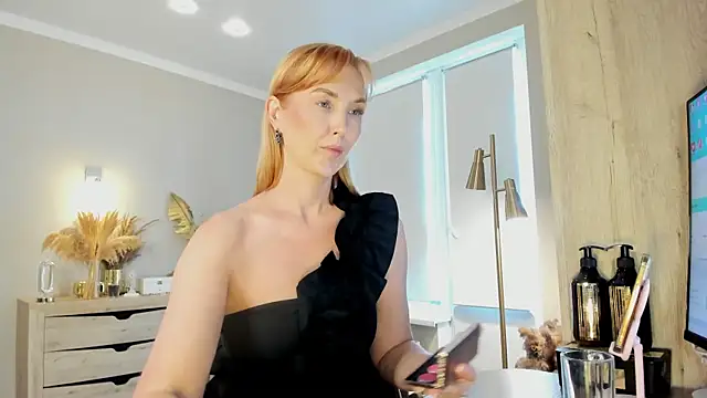 HotyPlays online show from June 14, 2026, 1:23 pm