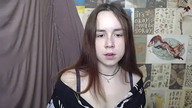 Snapshot of VeryVeryVeryShy_ chatting on March 13, 2026, 6:40 am VeryVeryVeryShy online show from March 13, 2026, 6:40 am