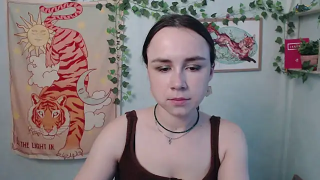 Snapshot of VeryVeryVeryShy_ chatting on July 25, 2026, 5:37 am VeryVeryVeryShy online show from July 25, 2026, 5:37 am
