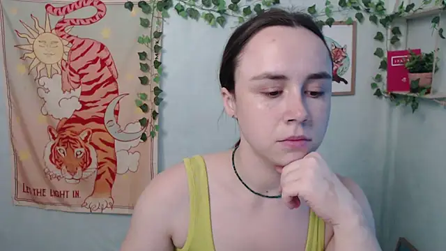 Snapshot of VeryVeryVeryShy_ chatting on July 16, 2026, 5:26 am VeryVeryVeryShy online show from July 16, 2026, 5:26 am