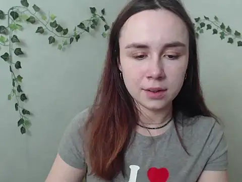 Snapshot of VeryVeryVeryShy_ chatting on March 21, 2026, 8:19 am VeryVeryVeryShy online show from March 21, 2026, 8:19 am