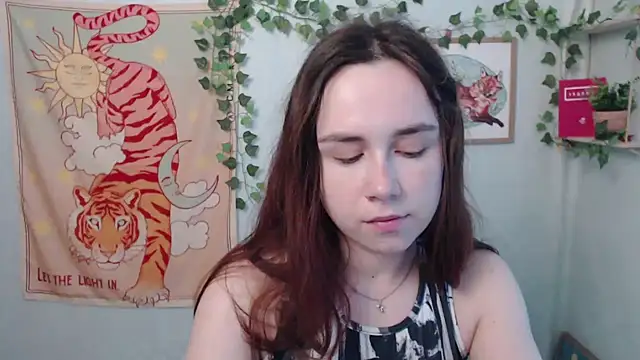 Snapshot of VeryVeryVeryShy_ chatting on June 18, 2026, 5:39 am VeryVeryVeryShy online show from June 18, 2026, 5:39 am