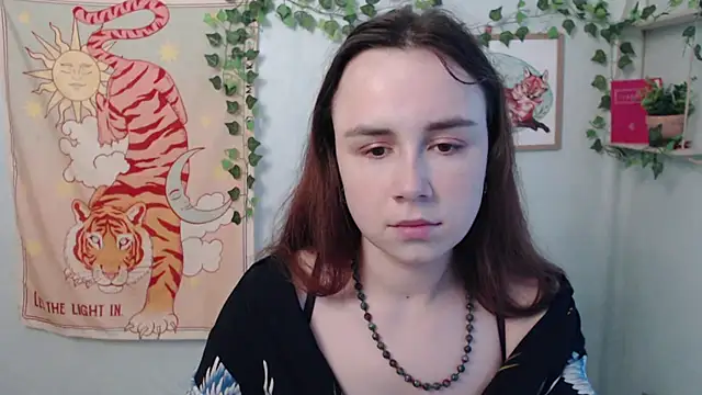 Snapshot of VeryVeryVeryShy_ chatting on July 8, 2026, 5:41 am VeryVeryVeryShy online show from July 8, 2026, 5:41 am