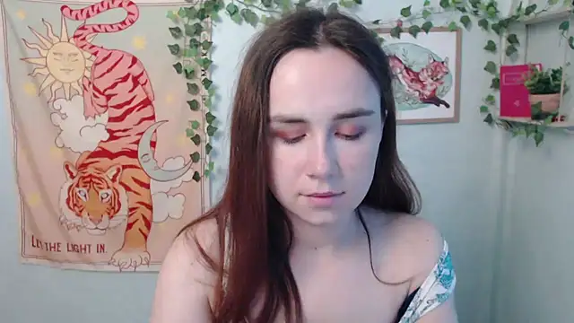 Snapshot of VeryVeryVeryShy_ chatting on July 7, 2026, 7:23 am VeryVeryVeryShy online show from July 7, 2026, 7:23 am