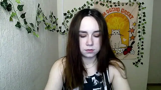 Snapshot of VeryVeryVeryShy_ chatting on March 7, 2026, 9:27 am VeryVeryVeryShy online show from March 7, 2026, 9:27 am