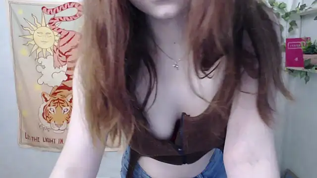 Snapshot of VeryVeryVeryShy_ chatting on May 20, 2026, 5:37 am VeryVeryVeryShy online show from May 20, 2026, 5:37 am