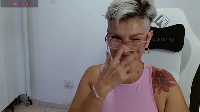 bety-cum2 online show from May 9, 2026, 11:57 am