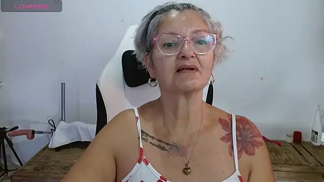 bety-cum2 online show from April 28, 2026, 10:41 am