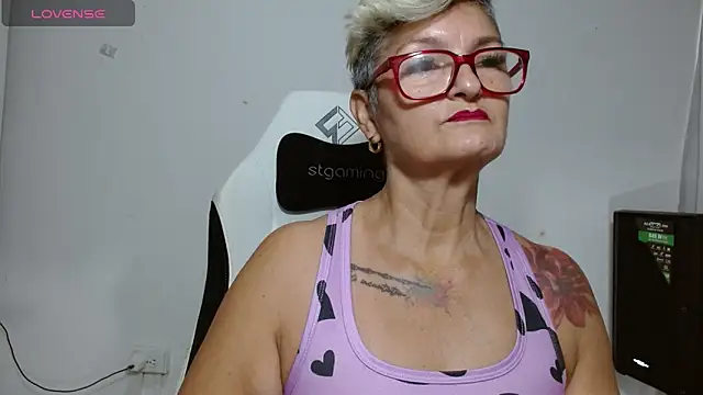 bety-cum2 online show from June 13, 2026, 1:09 pm