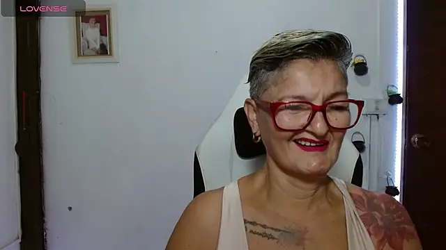 bety-cum2 online show from June 17, 2026, 3:11 pm