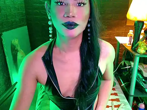 sweetsinner xx online show from June 4, 2026, 6:56 pm