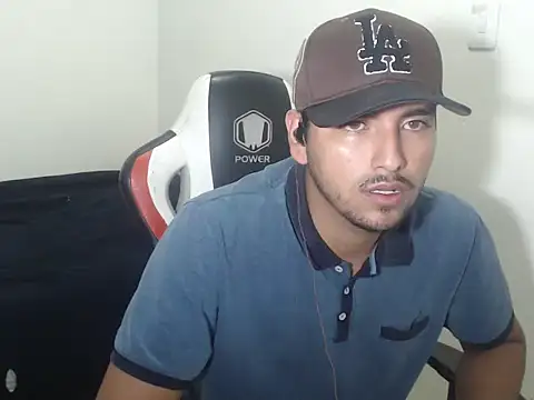 Snapshot of kylian_07 chatting on April 7, 2026, 2:35 am kylian 07 online show from April 7, 2026, 2:35 am