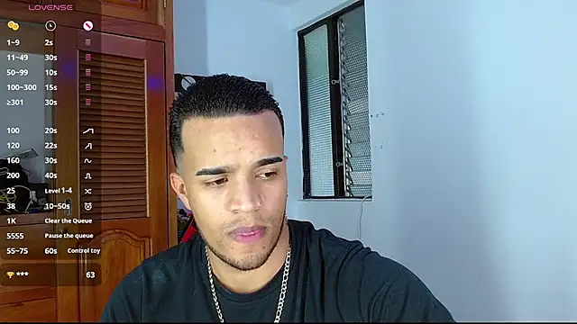 Bigcock 21cm  online show from February 25, 2025, 10:20 pm