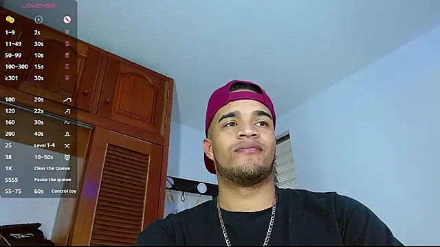 Bigcock 21cm  online show from February 26, 2025, 3:54 pm