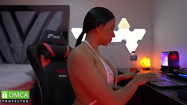 Dubois Amy online show from December 4, 2024, 11:41 pm