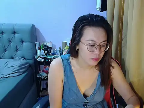 crizzybel online show from June 17, 2026, 9:14 pm