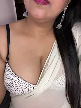 Zoya Varma004 online show from March 8, 2026, 6:33 pm