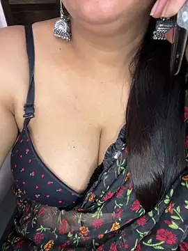 Zoya Varma004 online show from March 11, 2026, 6:18 am