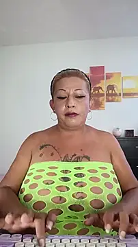 zafiro sex  online show from June 5, 2026, 9:09 pm