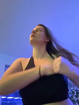 Snapshot of newMichelle chatting on December 20, 2025, 5:49 pm newMichelle online show from December 20, 2025, 5:49 pm