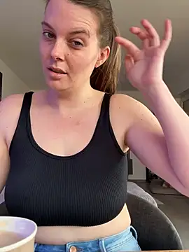 Snapshot of newMichelle chatting on March 19, 2026, 7:19 am newMichelle online show from March 19, 2026, 7:19 am