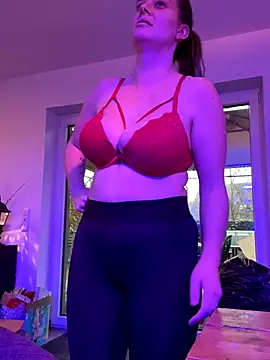 Snapshot of newMichelle chatting on November 28, 2025, 7:52 am newMichelle online show from November 28, 2025, 7:52 am