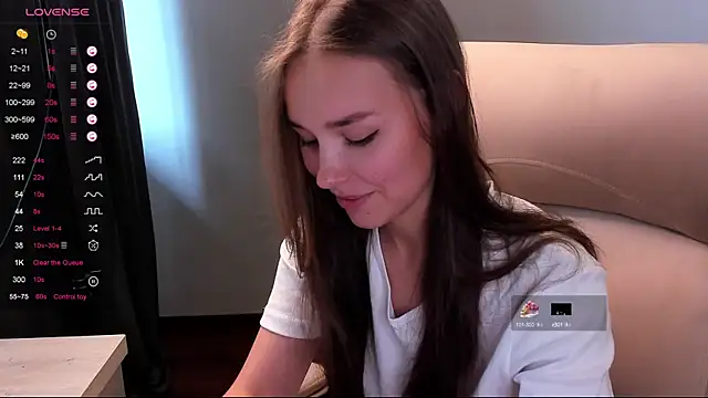 Snapshot of AliceOrlova chatting on September 17, 2025, 10:28 am AliceOrlova online show from September 17, 2025, 10:28 am