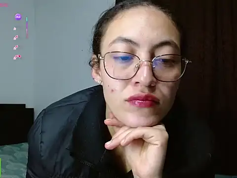 Olivia Bright online show from April 26, 2026, 1:03 am
