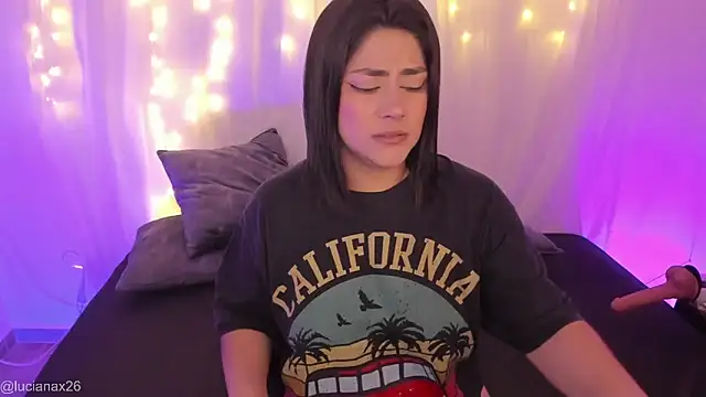 lucy26  online show from September 30, 2025, 2:28 am