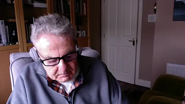 Snapshot of Oldpistolpete chatting on February 8, 2026, 3:21 pm Oldpistolpete online show from February 8, 2026, 3:21 pm